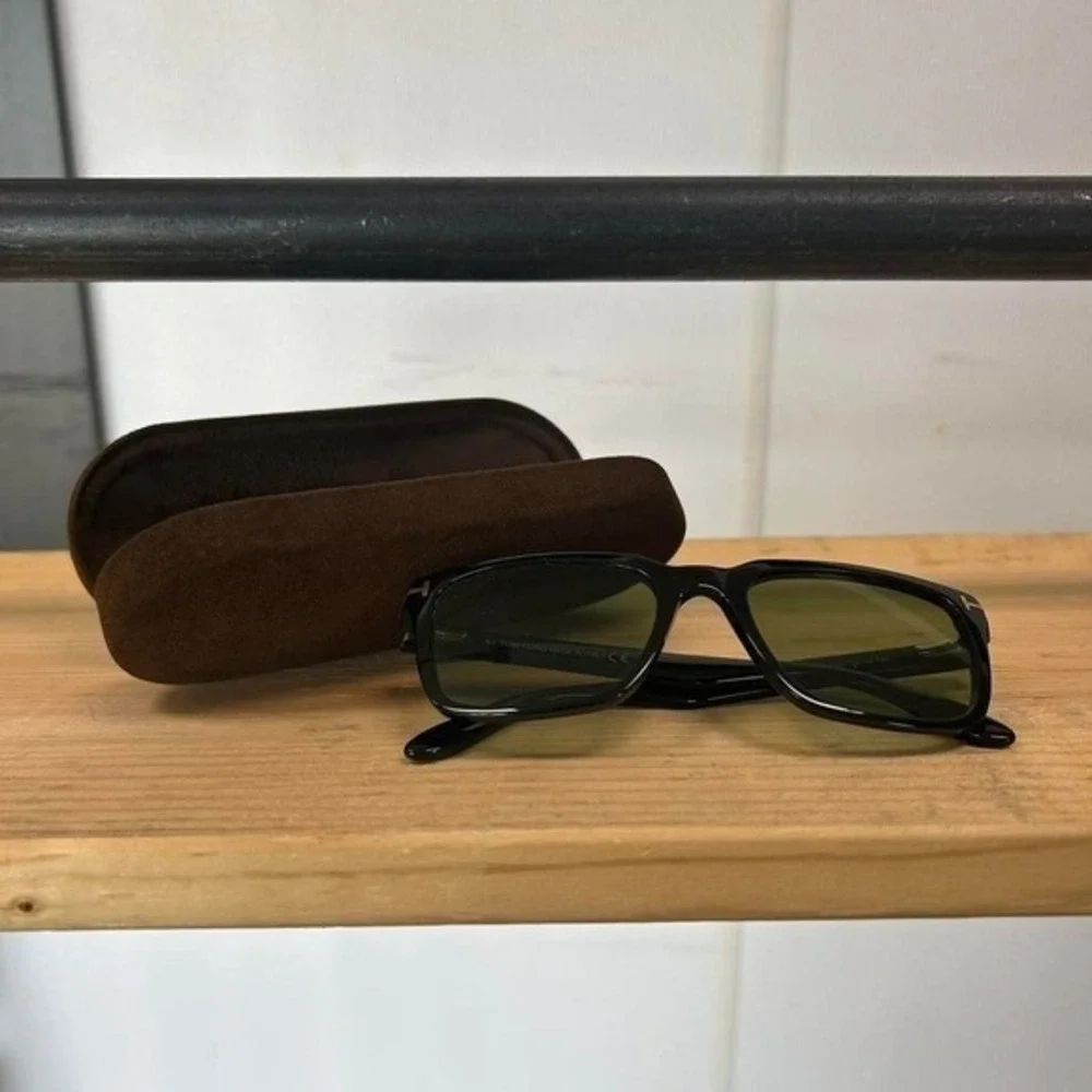 Tom Ford Sunglasses Mens OSFA Black Polarized Casual TF5304 Summer Beach Luxury